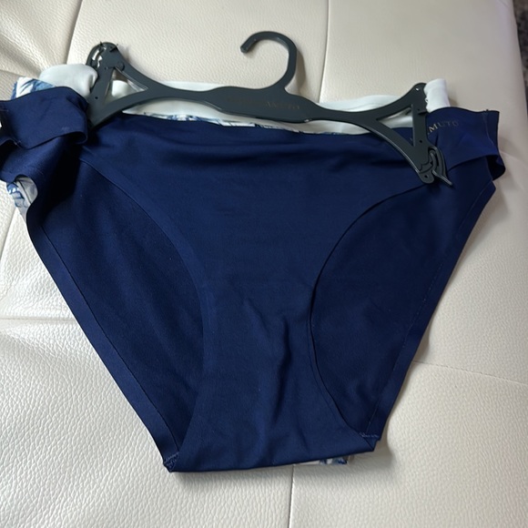 3 Vince Camuto ladies panties - Picture 8 of 9